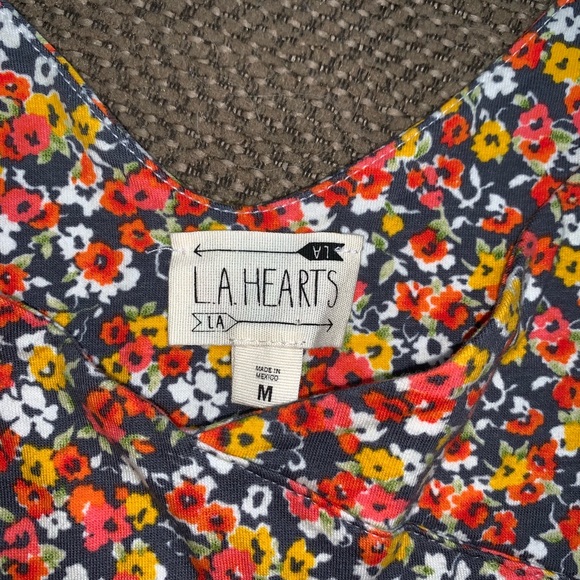 LA Hearts flower crop top - Picture 2 of 3